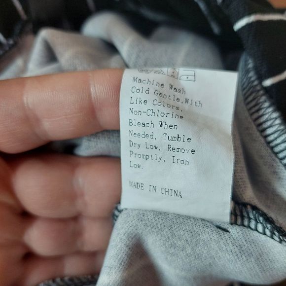 SHEIN Black White Vertical Stripe Cropped Skinny Pull On Pants Medium EUC - Picture 4 of 10